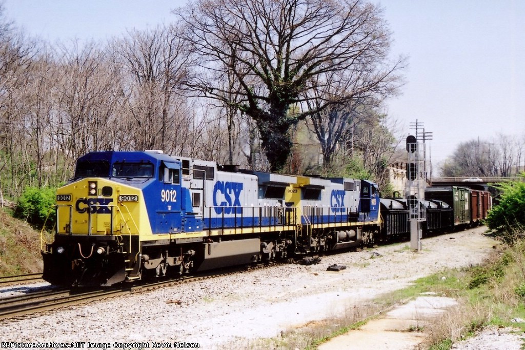 CSX 9012 C44-9W
